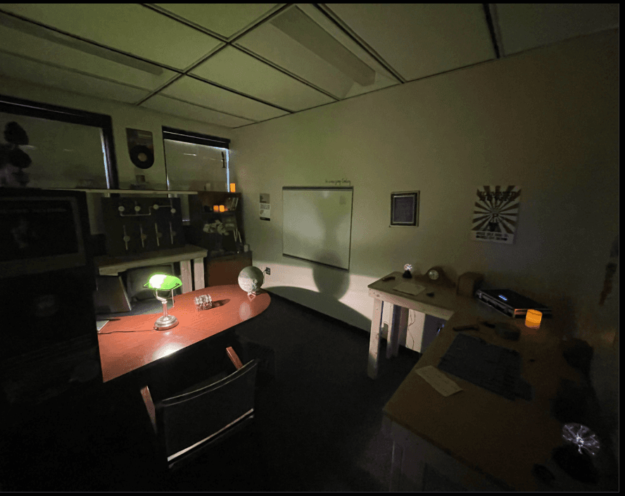 Mung Chang's Office escape room